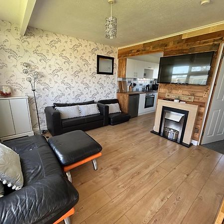 Signature, Scratby - Two Bed Chalet, Sleeps 7, Free Wi-Fi, Bed Linen And Towels Included, Pets Welcome And Onsite Entertainment Available 外观 照片