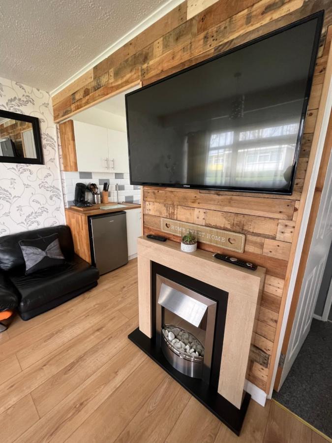 Signature, Scratby - Two Bed Chalet, Sleeps 7, Free Wi-Fi, Bed Linen And Towels Included, Pets Welcome And Onsite Entertainment Available 外观 照片