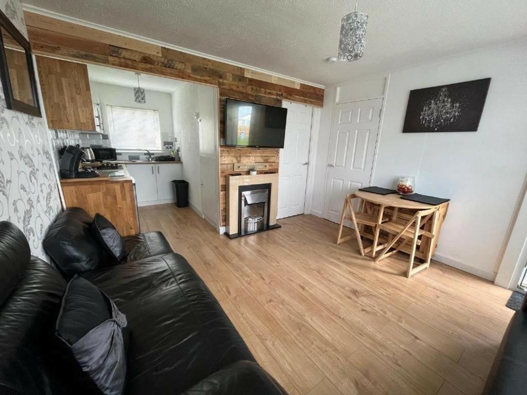 Signature, Scratby - Two Bed Chalet, Sleeps 7, Free Wi-Fi, Bed Linen And Towels Included, Pets Welcome And Onsite Entertainment Available 外观 照片