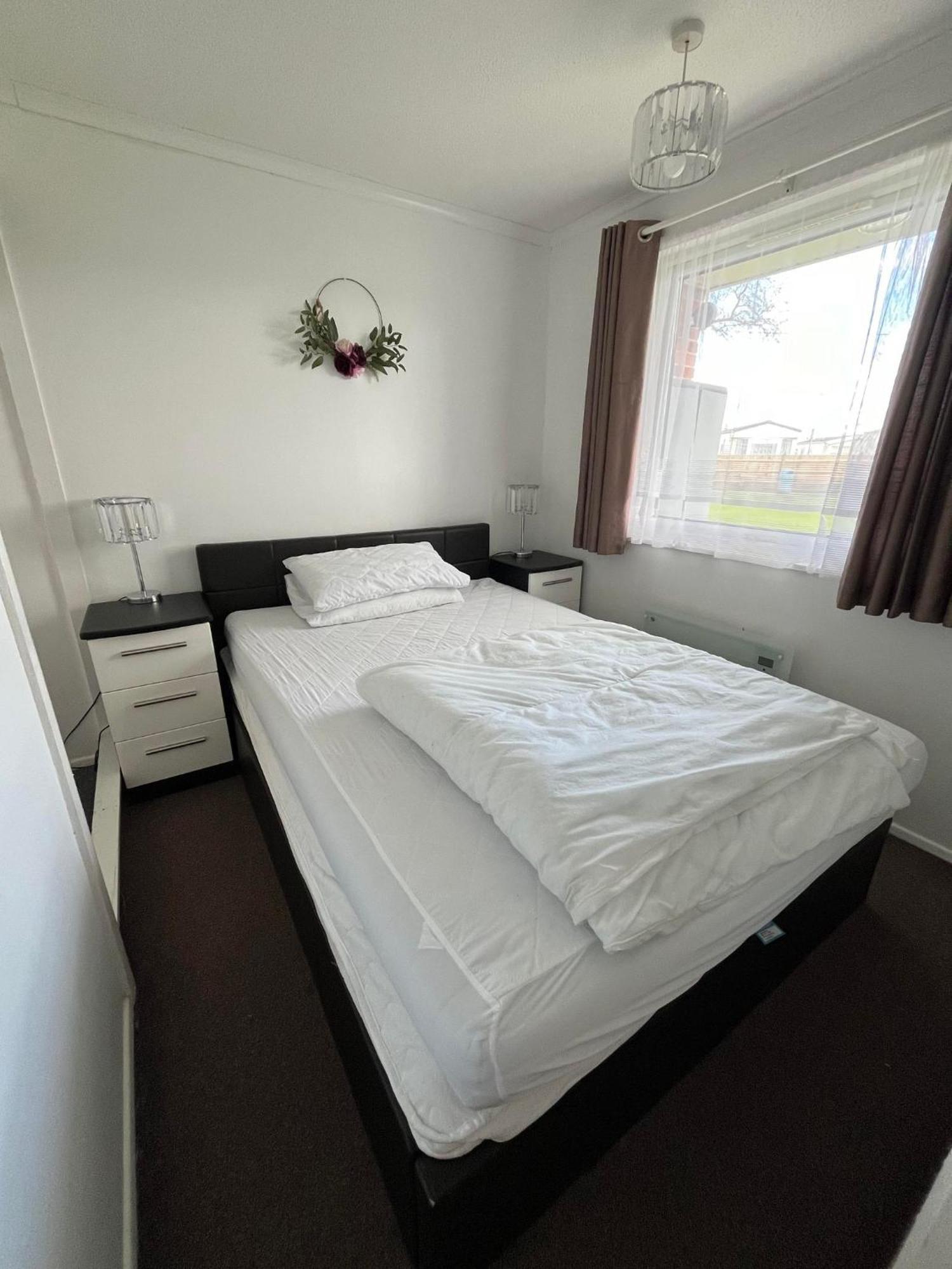 Signature, Scratby - Two Bed Chalet, Sleeps 7, Free Wi-Fi, Bed Linen And Towels Included, Pets Welcome And Onsite Entertainment Available 外观 照片