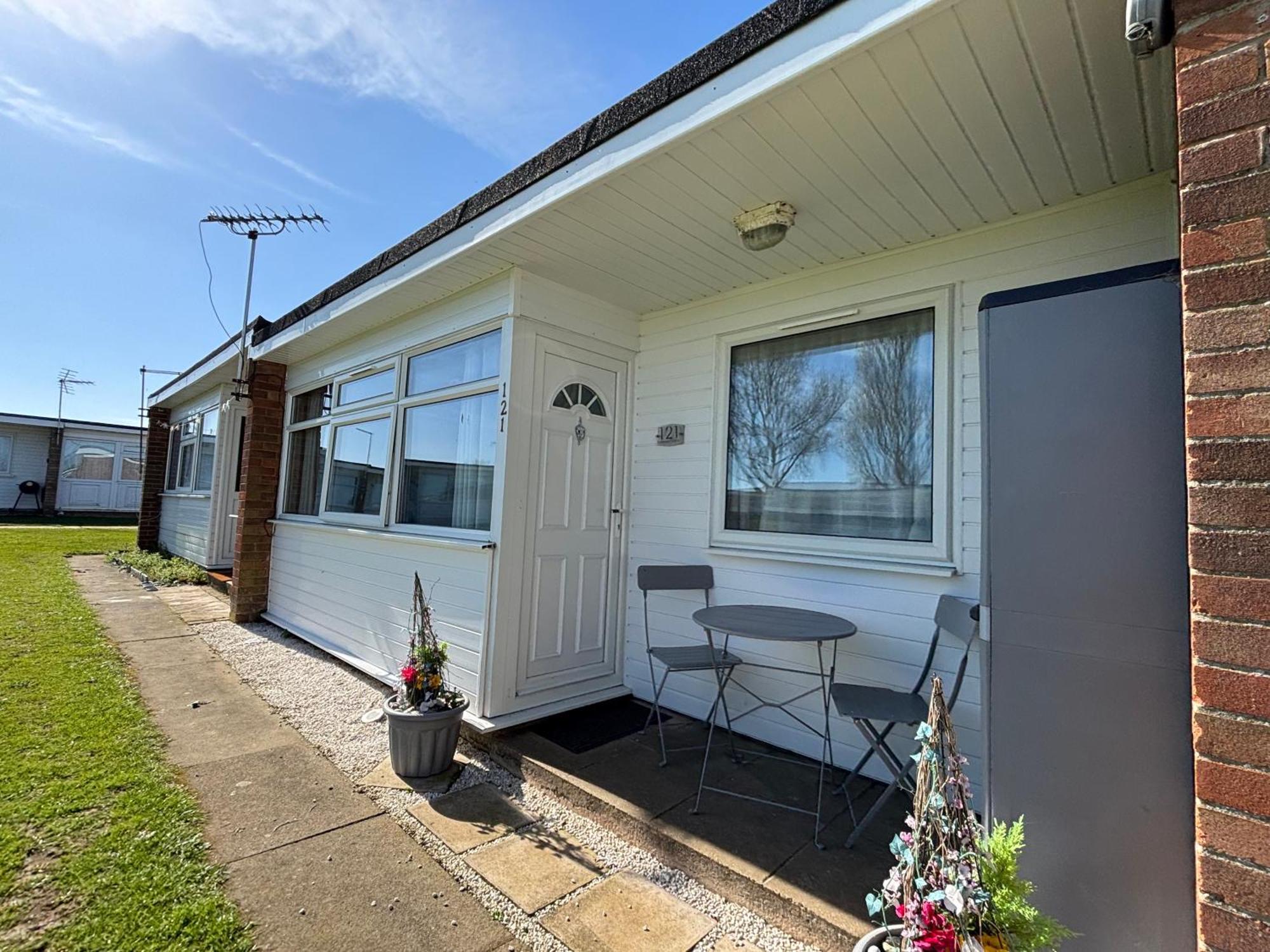 Signature, Scratby - Two Bed Chalet, Sleeps 7, Free Wi-Fi, Bed Linen And Towels Included, Pets Welcome And Onsite Entertainment Available 外观 照片